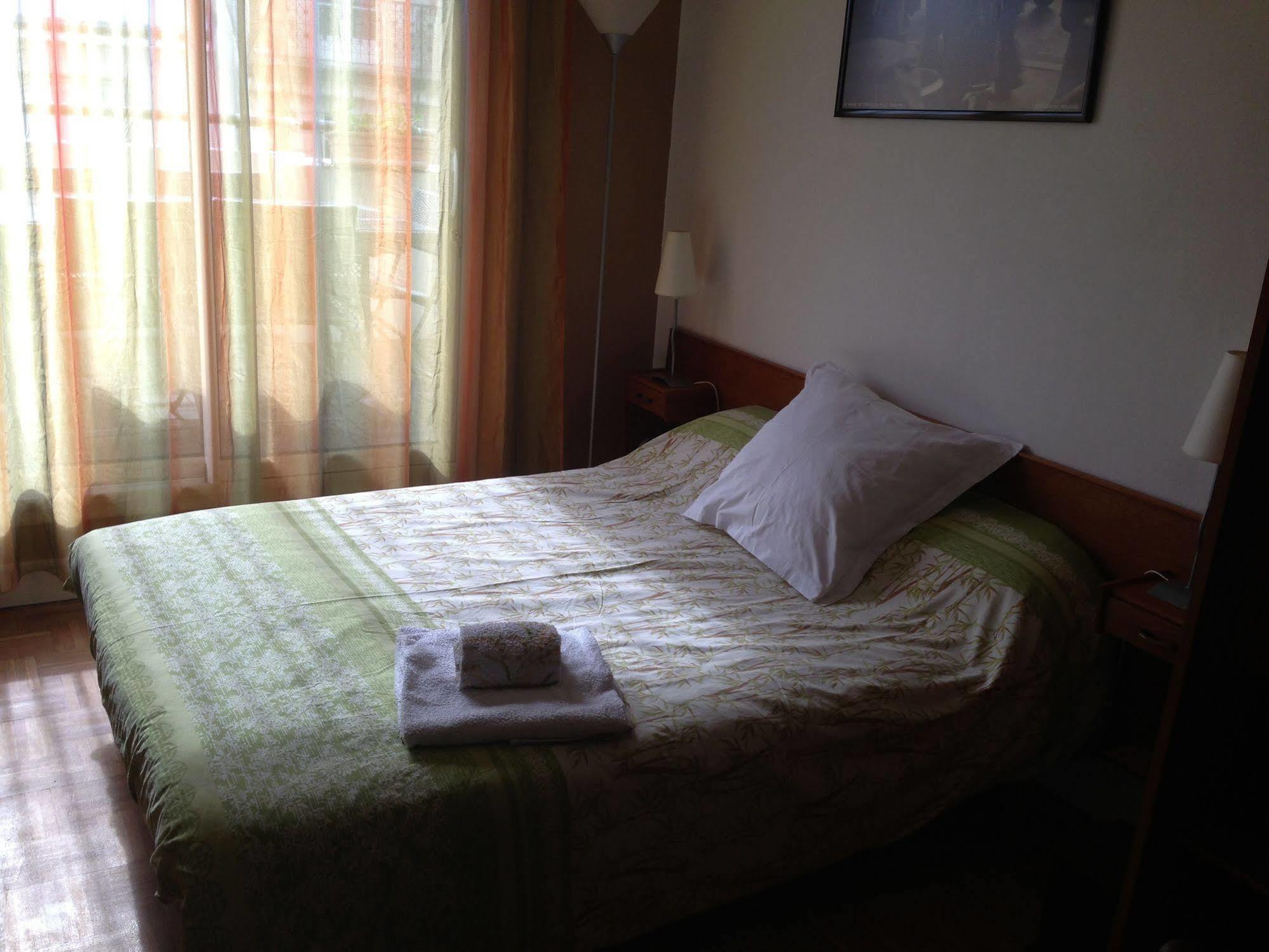 Chambre D'Amis - Chambres D'Hotes-B&B-Guest House Parijs Buitenkant foto